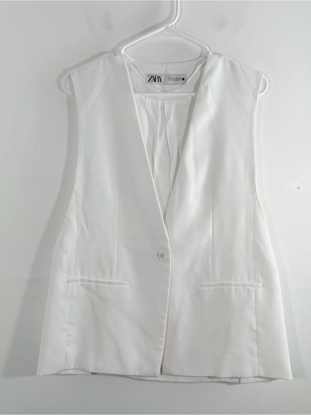 Zara Solid White Single Button Swing Sleeveless Vest Small